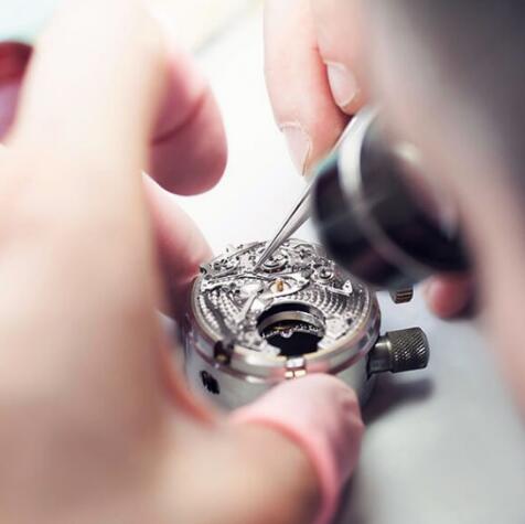 浪琴手表维修价格查询官网（浪琴皮表带老化）